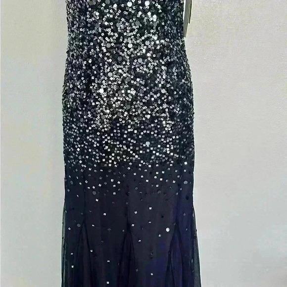 165. NWT Adrianna Papell Beaded Maxi Gown Dress size 4 - Picture 5 of 12